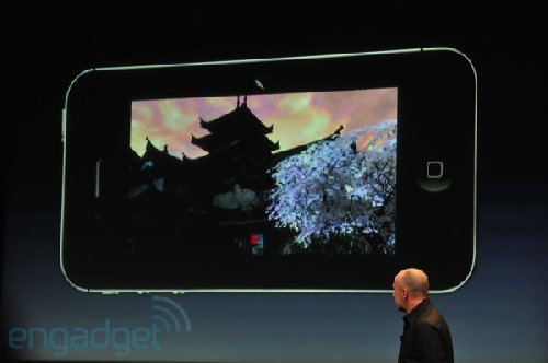 http://www.blogcdn.com/www.engadget.com/media/2011/10/iphone5apple2011liveblogkeynote1401.jpg
