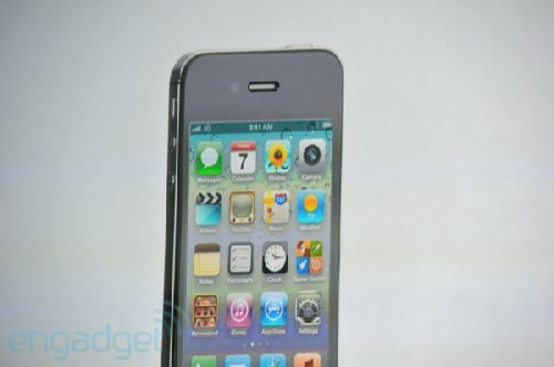 http://www.blogcdn.com/www.engadget.com/media/2011/10/iphone5apple2011liveblogkeynote1564.jpg
