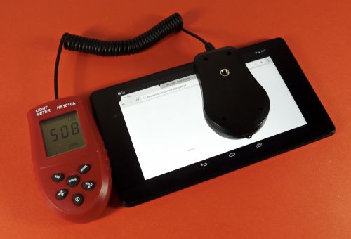 Google Nexus 7 atinge peste 500 de unități LUX pe alb