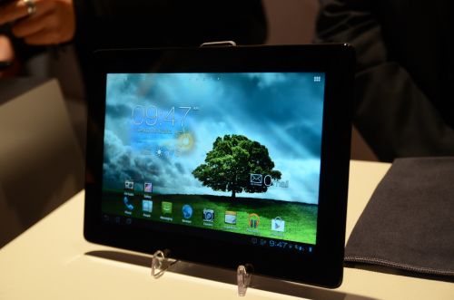 Lansare Asus Padfone 2