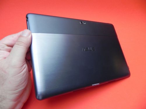 ASUS Tablet 600, partea spate