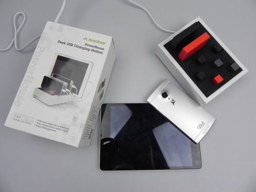 Unboxing Avantree Powerhouse: dock Încărcător pentru 4 telefoane, cu design stilat (Video)