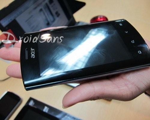 Poate cel mai lung smartphone de pana acum si un tablet Acer misterios apar pe web