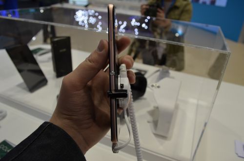 Alcatel Idol 4S privit din lateral