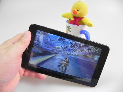 Allview AX4 Nano Review + Concurs: tabletă 3G ideală pentru omul grăbit, preț bun, ecran sacrificat (Video)