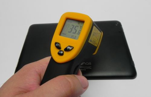  Allview Viva Q8 atinge 35.8 grade după 15 minute de gaming În Crazy Taxi