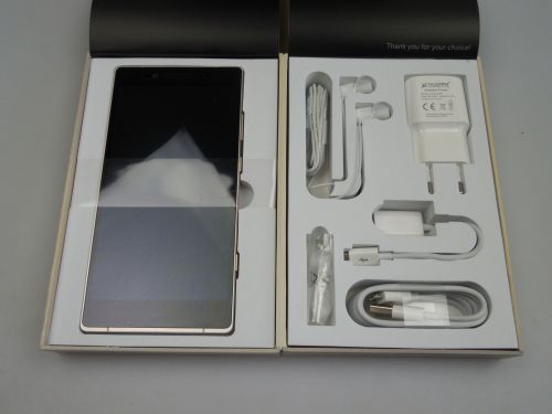 Continutul cutiei lui Allview X2 Xtreme