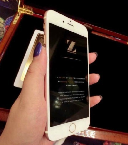 iPhone 6 pe culoarea roz