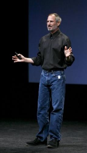 Apple: Steve Jobs a murit, traiasca Steve Jobs!