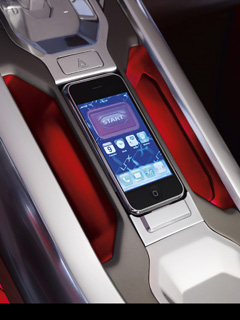 Apple: Cel mai nou Land Rover soseste cu iPhone integrat