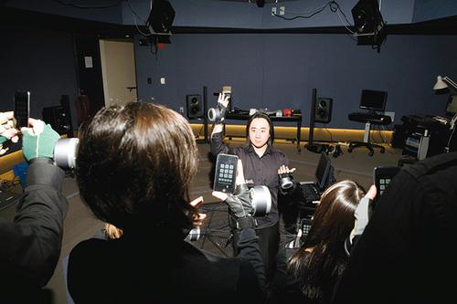 Orchestra de iPhone-uri de la Stanford impresioneaza placut (Video)