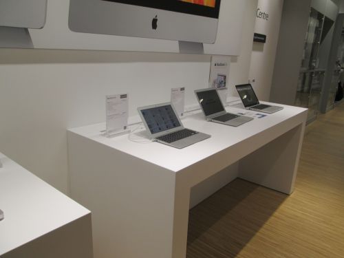 Primul magazin iCentre - Apple Premium Reseller din România s-a inaugurat oficial astăzi