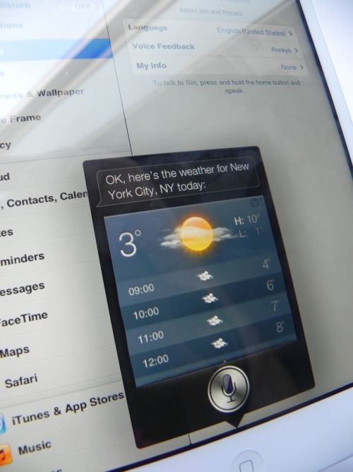 iPad mini - Avem la dispoziție și Siri În varianta nouă, care suportă postări pe Facebook prin dictare
