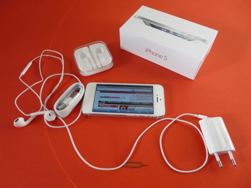 iPhone 5 a ajuns În sfârșit și la noi