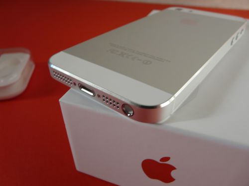 iPhone 5 scos din cutie