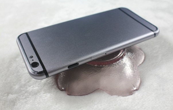 Un nou design curbat de iPhone 6 apare sub forma unei machete