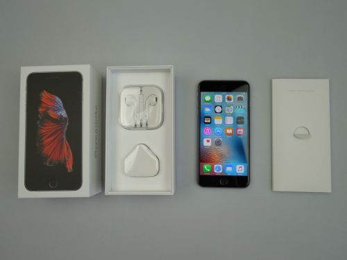 Continutul cutiei lui iPhone 6S Plus