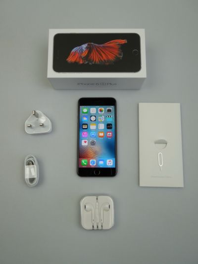 Ce contine cutia lui iPhone 6S Plus