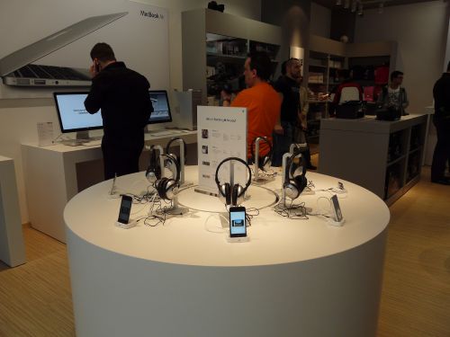 Debutul lui iStyle, magazinul de produse Apple din AFI Cotroceni Palace