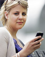Fleur de Vere Beavis, prima cu boala SMS-urilor