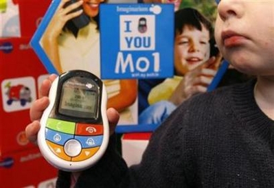 Sociale: Copiii sunt in siguranta daca au telefon mobil