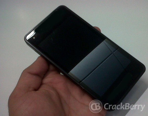Telefon BlackBerry pentru dezvoltatorii de aplicații - imagini noi