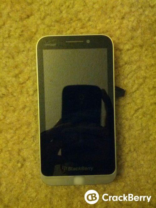 Un nou smartphone BlackBerry din Seria C ajunge pe web În noi imagini