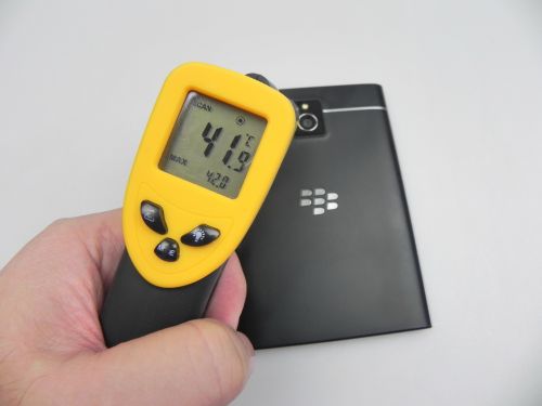 Acest device atinge temperatura de 42 de grade Celsius după 15 minute de jucat Riptide GP2