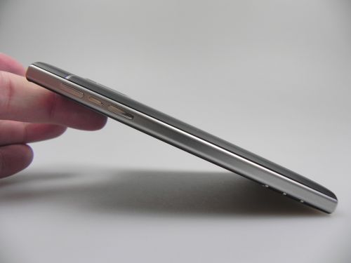 BlackBerry Passport din lateral