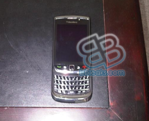 Primele imagini cu sliderul BlackBerry; sa fie acesta Storm 3?