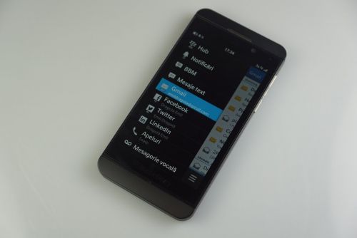 TOP 5: PRO și CONTRA la BlackBerry Z10