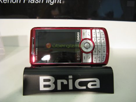 Gadgets: CES 2008: Brica prezinta telefonul cu camera de 8 megapixeli la CES 2008