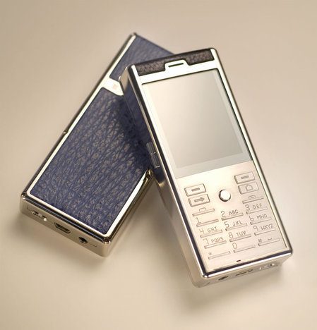 Gadgets: Bellperre, telefonul impodobit cu piele de crocodil