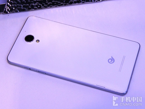 Coolpad lansează În China modelul S6; primul Dual SIM - Dual Standby 4G din lume