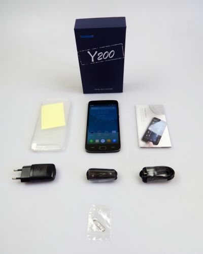 Doogee Y200, continutul cutiei