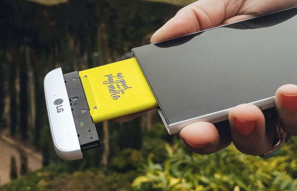 Telefoanele modulare şi convertibilele: cum au ajuns populare şi de unde au pornit (Editorial)