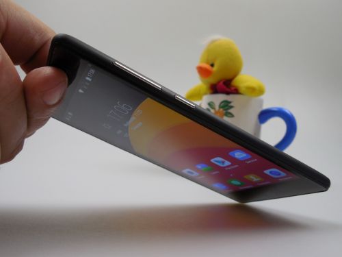 Elephone Trunk privit din lateral