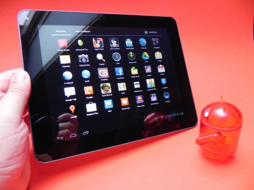 Evolio ARM dispune de un procesor ARM SoC de tip AMLOGIC 8726 MX, un dual core de 1.5 GHz care se comportă admirabil