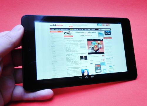 Evolio X7 Review: tabletă slim, rezoluție ridicată, un câștigător de 7 inch (Video)