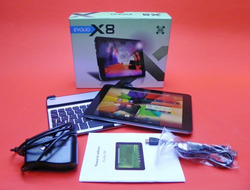 Evolio X8 Fusion unboxing: cea mai subțire tableta autohtonă, cu super tastatură la pachet; O poți avea la CONCURS! (Video)