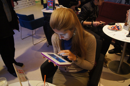 Evolio Tabby - tabletă pentru cei mici cu design pe măsură, primele impresii (video)