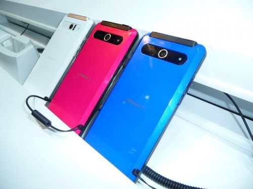 Fujitsu face telefoanele Arrows rezistente la apă și praf... un adaos binevenit la performanță