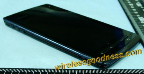 Avem un nou campion: cel mai subţire smartphone din lume este Fujitsu Arrows F-07D! Grosime sub 7mm!