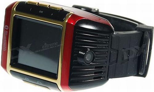 Gadgets: Ceasul telefon din aur de 18 carate merita banii