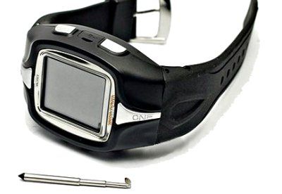 Gadgets: Ceasul/telefon M800, disponibil prin MarketOnline