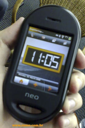 Gadgets: OpenMoko prezinta un nou telefon open-source