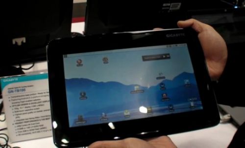  Gigabyte îşi prezintă prima tabletă dual core, GN-TB100 la CeBIT 2011 (Video)