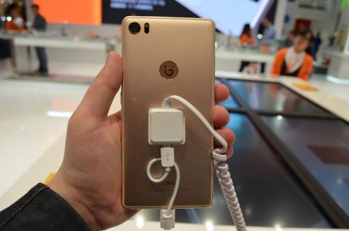 Gionee S8 privit din spate