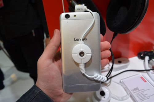 Lenovo Vibe K5 Plus, privit din spate