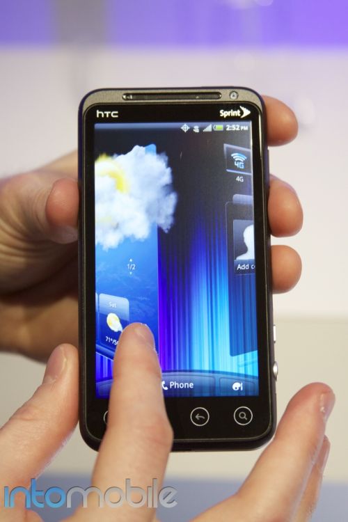 HTC EVO 3D și interfața HTC Sense 3.0 ni se prezintă Într-un clip hands on (Video)